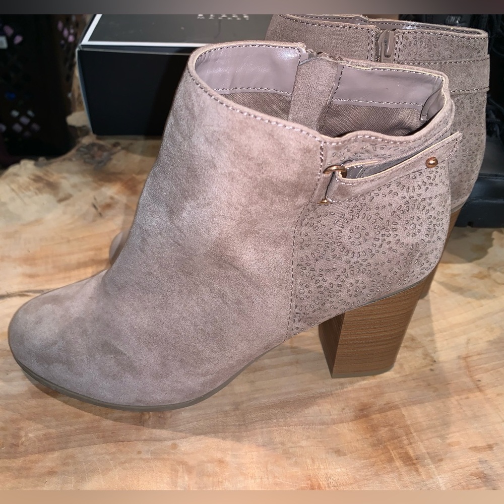 Lauren Conrad boots